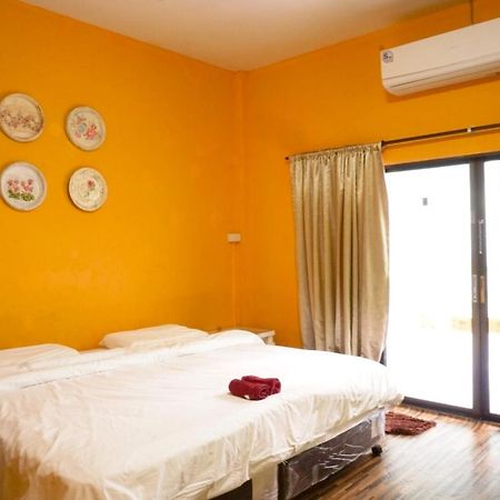 Chongrak Guesthouse Чиангмай Экстерьер фото
