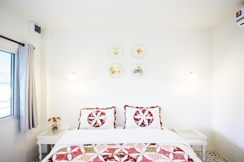 Chongrak Guesthouse Чиангмай Номер фото