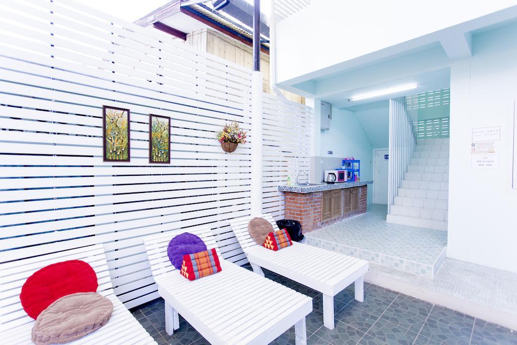 Chongrak Guesthouse Чиангмай Экстерьер фото