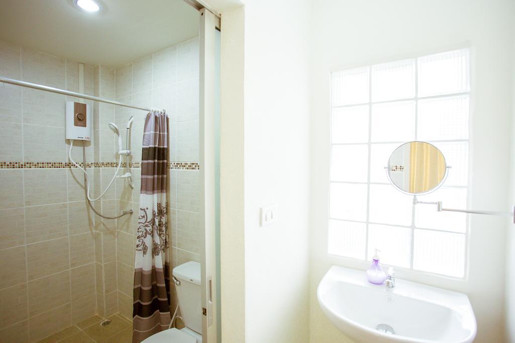 Chongrak Guesthouse Чиангмай Экстерьер фото