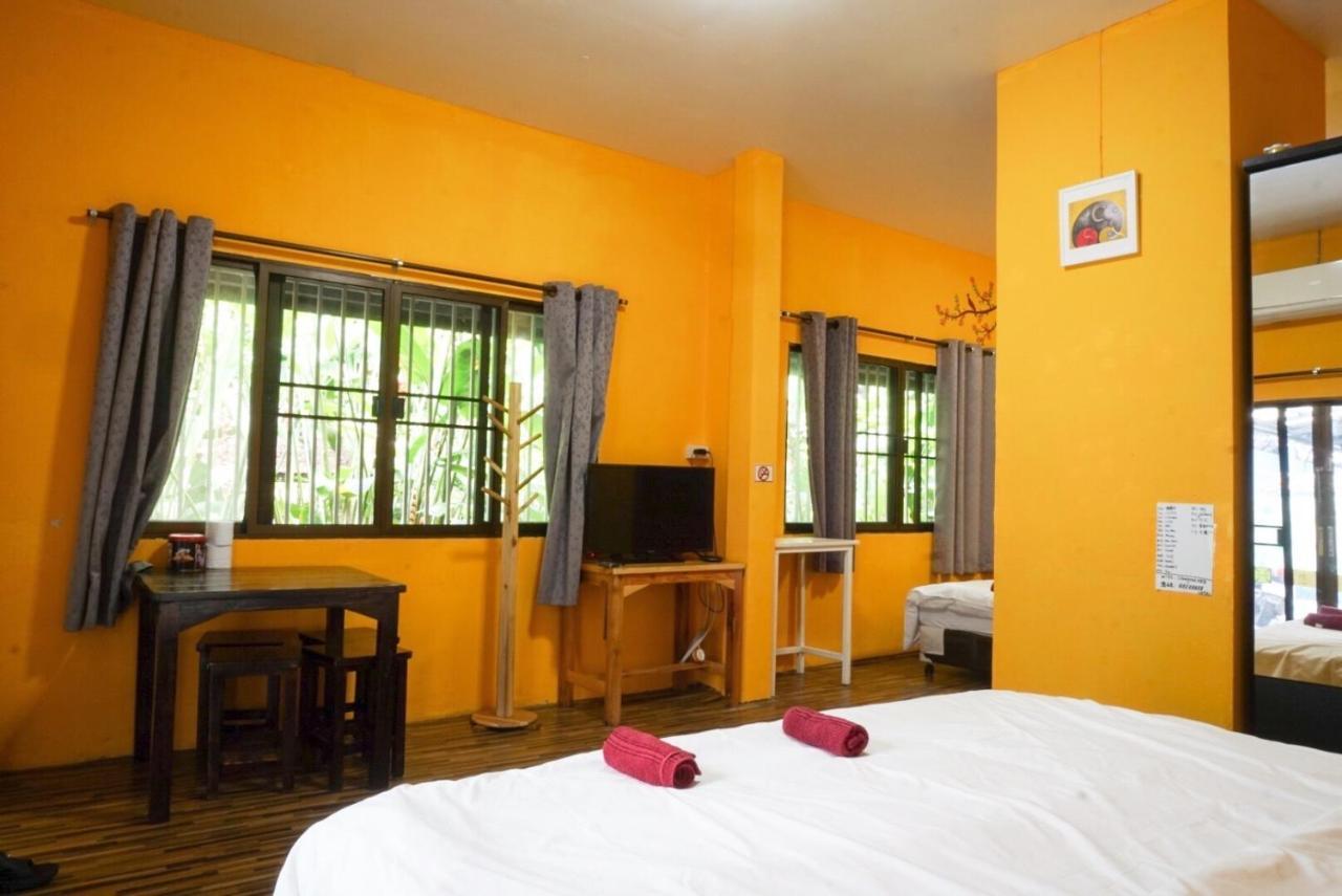 Chongrak Guesthouse Чиангмай Экстерьер фото