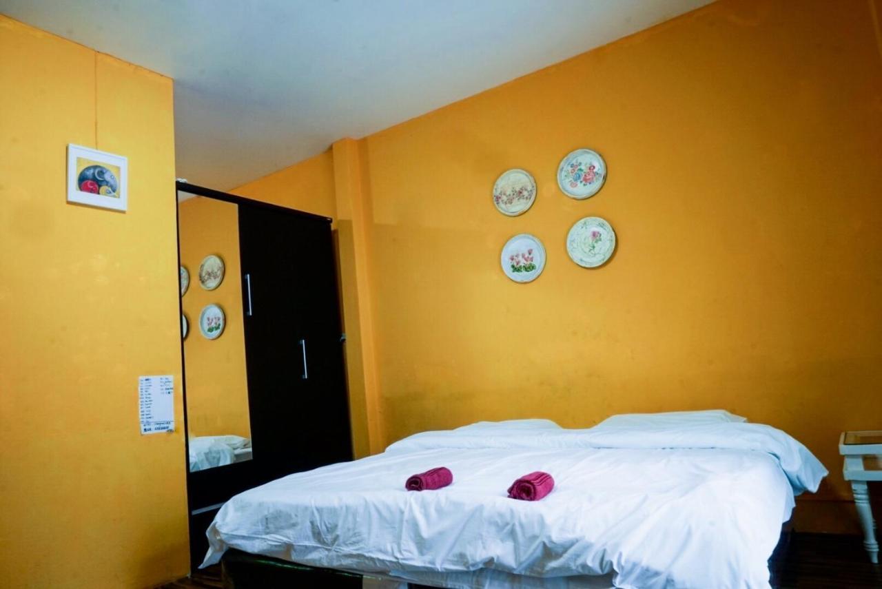 Chongrak Guesthouse Чиангмай Экстерьер фото